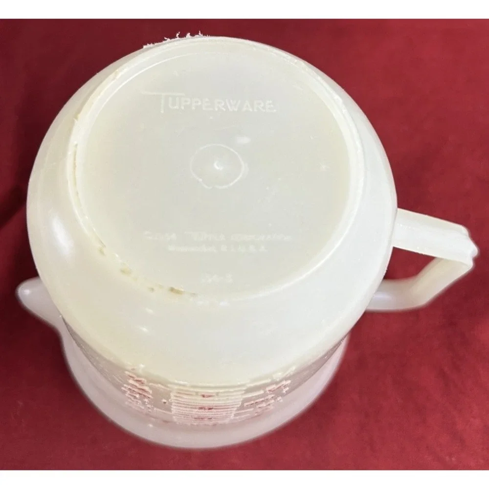 Vtg Tupperware 2 Cup 16 Oz Measuring Cup Pitcher 134 Raised Red Lettering *READ*